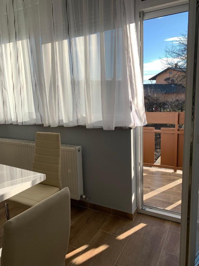 Modern Two Bedroom Flat With Balcony Lenti Dış mekan fotoğraf