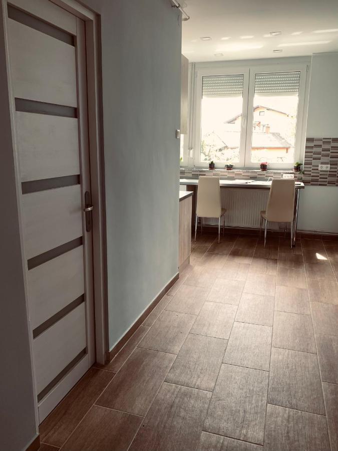 Modern Two Bedroom Flat With Balcony Lenti Dış mekan fotoğraf