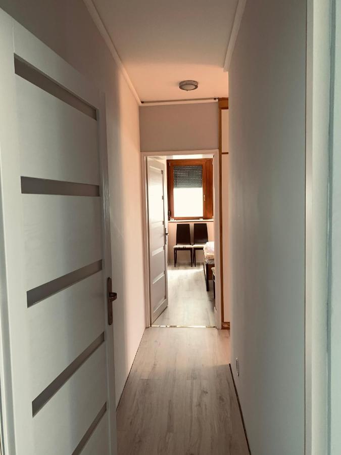 Modern Two Bedroom Flat With Balcony Lenti Dış mekan fotoğraf